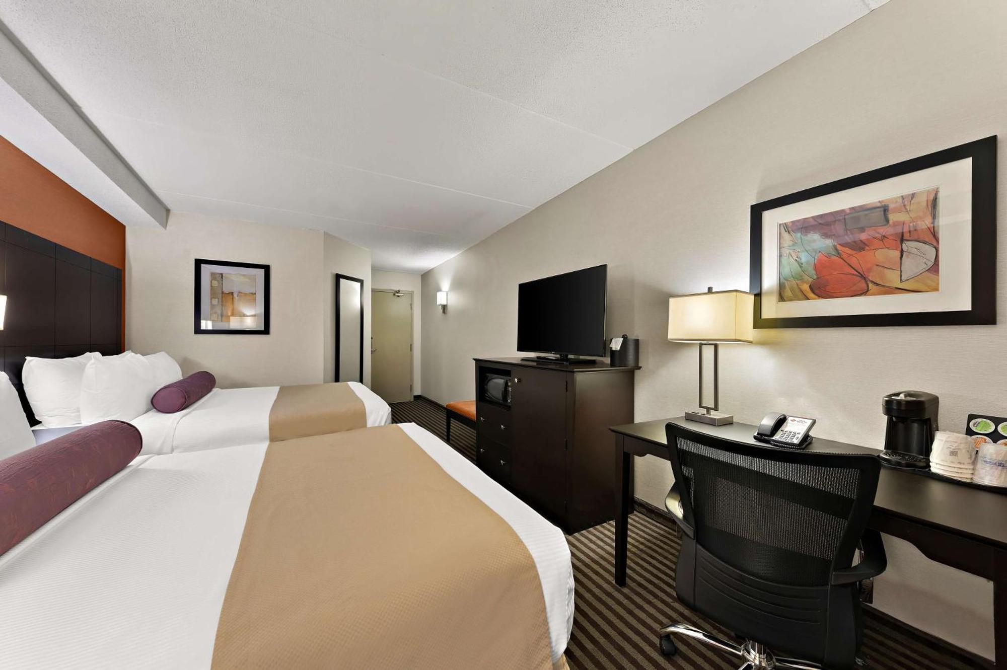 Best Western Plus Toronto North York Hotel & Suites Exterior photo
