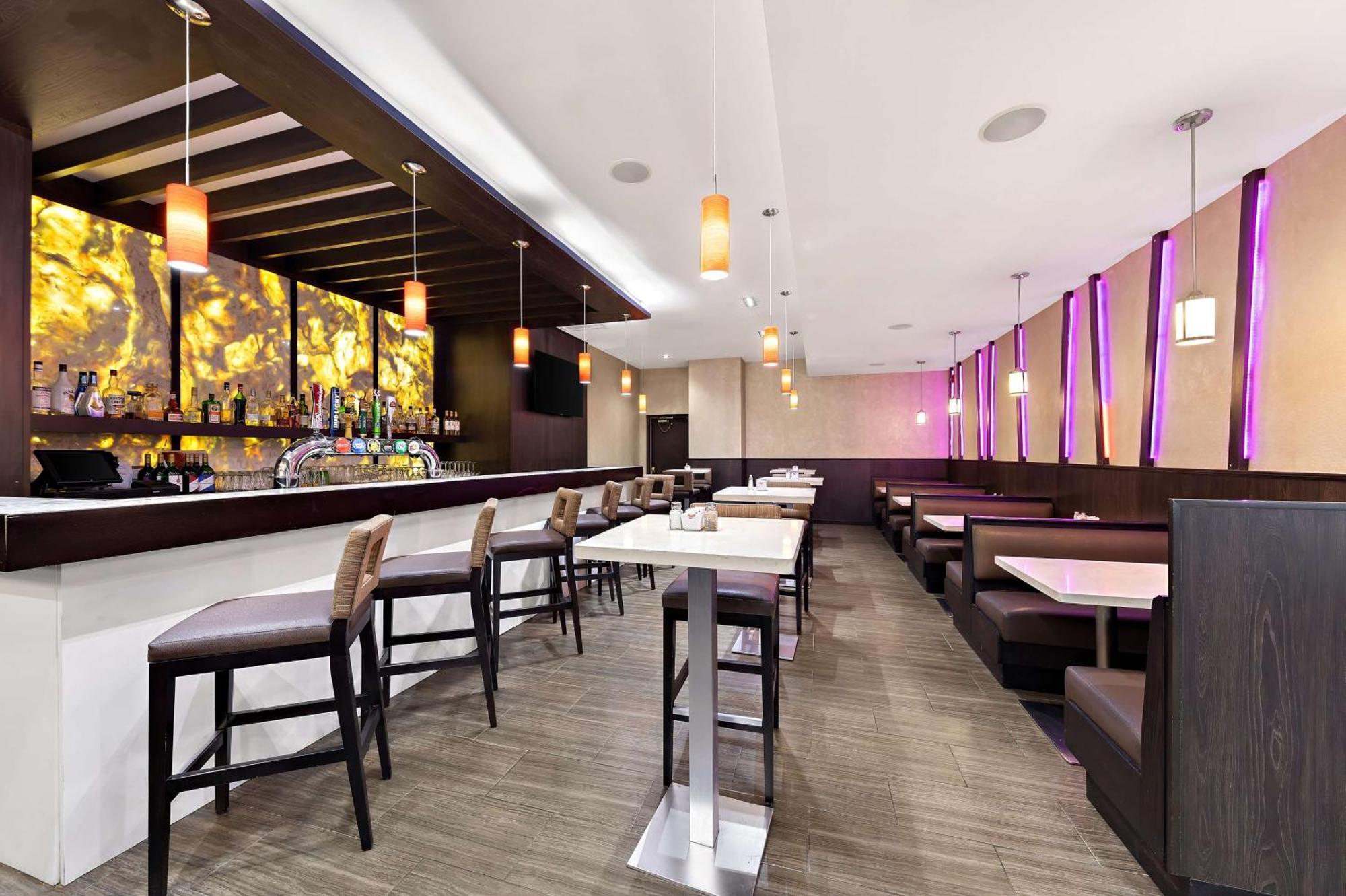 Best Western Plus Toronto North York Hotel & Suites Exterior photo